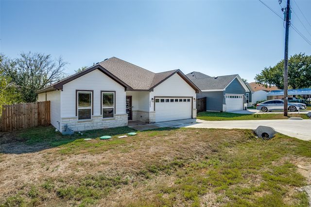 2303 Pedernales Court, Granbury, TX 76048