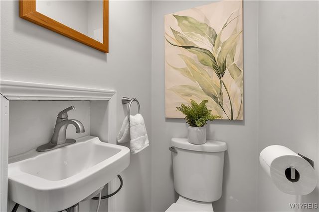 244 Hamilton Drive, Amherst, NY 14226