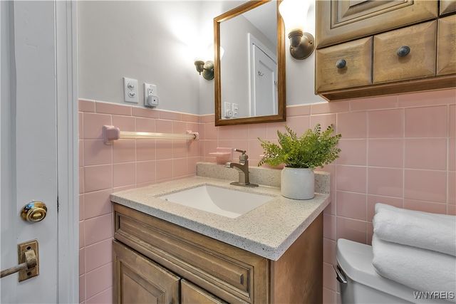 244 Hamilton Drive, Amherst, NY 14226