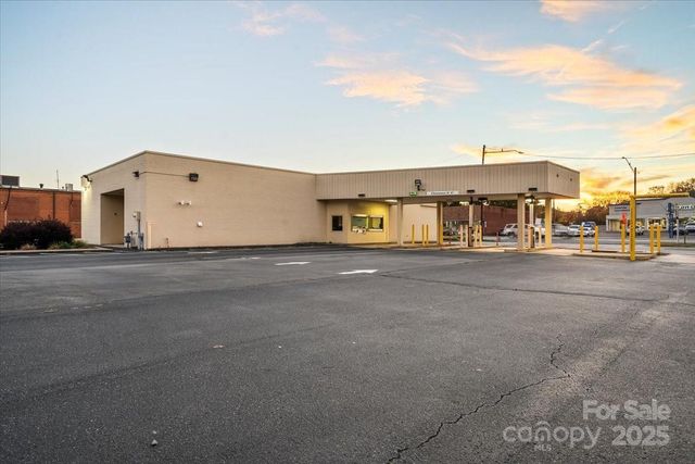 704 N Cannon Boulevard, Kannapolis, NC 28083