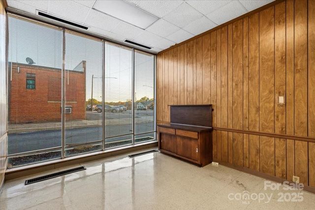 704 N Cannon Boulevard, Kannapolis, NC 28083