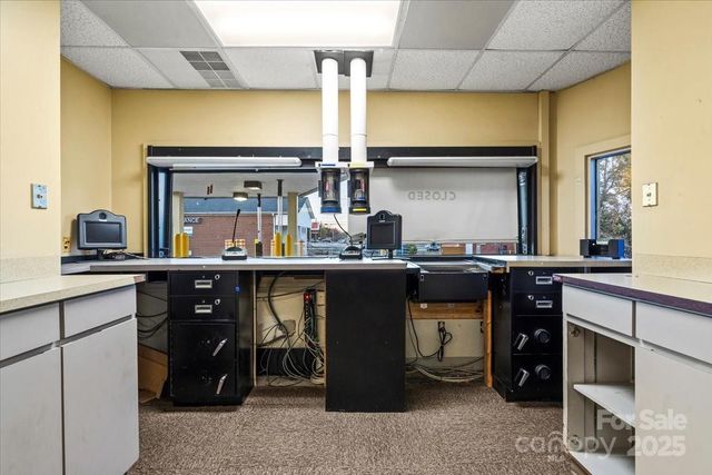 704 N Cannon Boulevard, Kannapolis, NC 28083