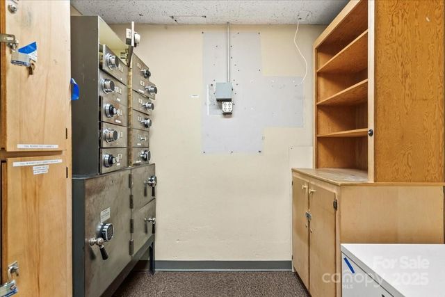 704 N Cannon Boulevard, Kannapolis, NC 28083