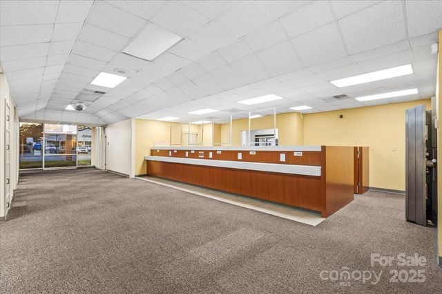 704 N Cannon Boulevard, Kannapolis, NC 28083