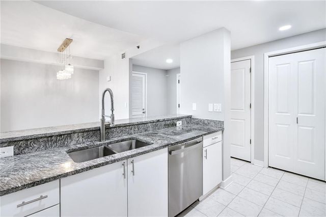 3338 Peachtree Road NE 2401, Atlanta, GA 30326