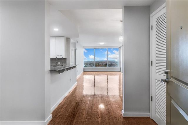 3338 Peachtree Road NE 2401, Atlanta, GA 30326
