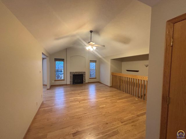 2307 SE Capricorn AVE, Topeka, KS 66605