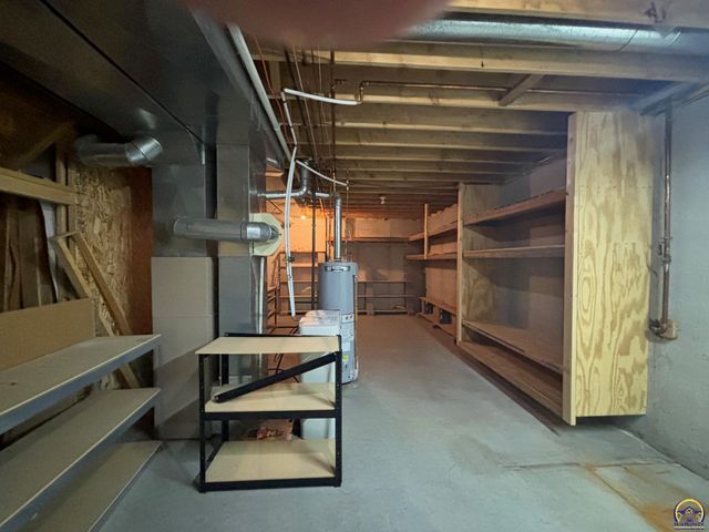 2307 SE Capricorn AVE, Topeka, KS 66605