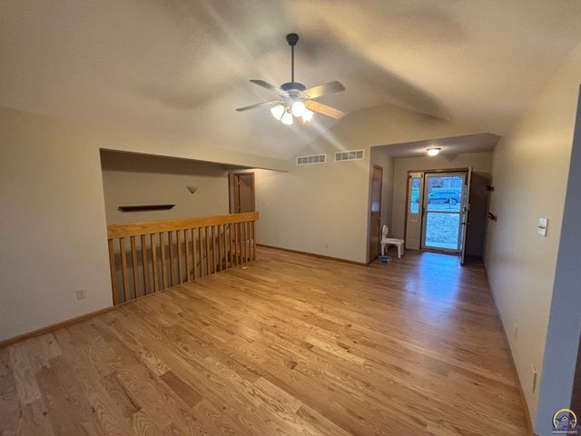 2307 SE Capricorn AVE, Topeka, KS 66605