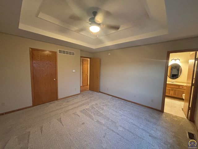 2307 SE Capricorn AVE, Topeka, KS 66605