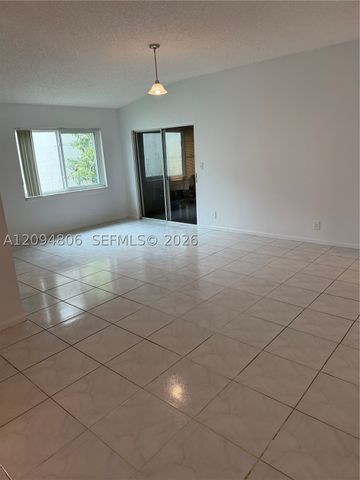 33 Bentwater Cir, Boynton Beach, FL 33426