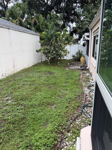 33 Bentwater Cir, Boynton Beach, FL 33426