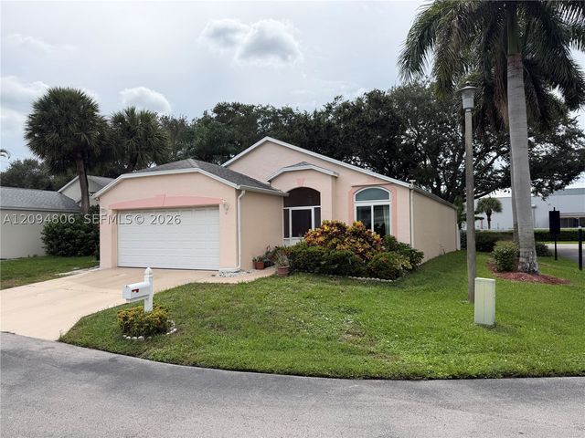 33 Bentwater Cir, Boynton Beach, FL 33426