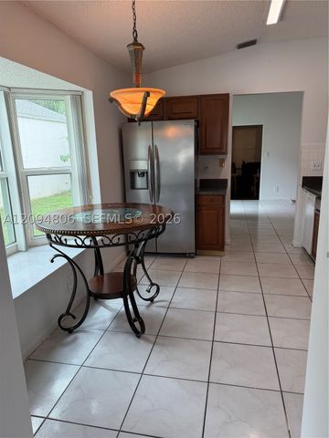 33 Bentwater Cir, Boynton Beach, FL 33426