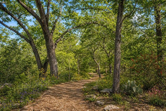 4300 Amarra DR 6, Austin, TX 78735