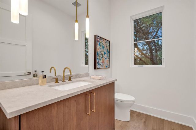 4300 Amarra DR 6, Austin, TX 78735