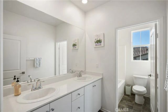 5604 Altamura Way 10, Fontana, CA 92336