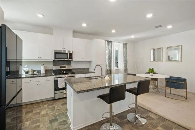 5604 Altamura Way 10, Fontana, CA 92336
