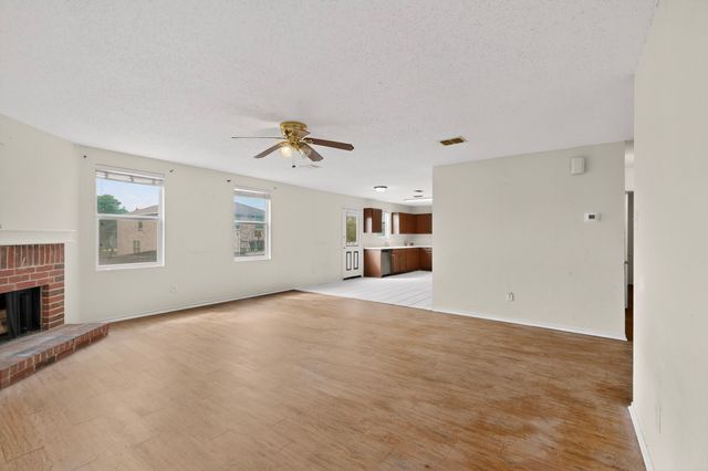 602 Flooded Gum Street, Arlington, TX 76002