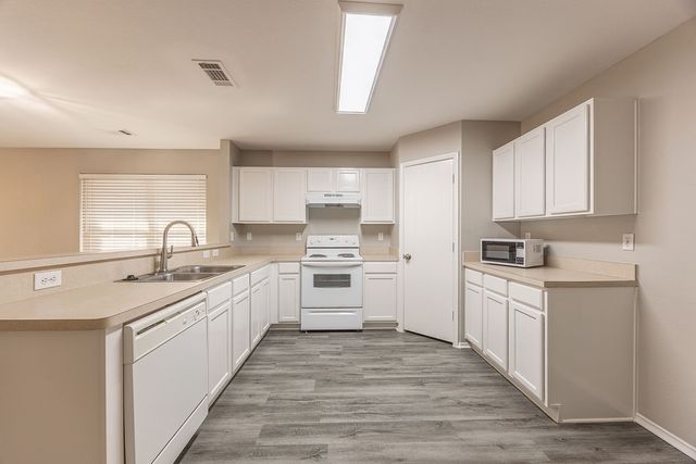 2831 Grandview Drive, Grand Prairie, TX 75052