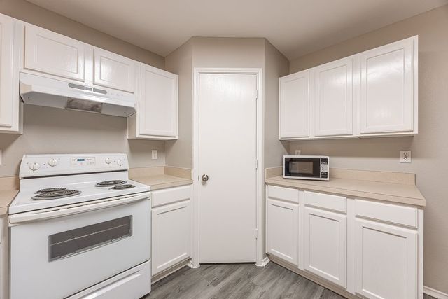 2831 Grandview Drive, Grand Prairie, TX 75052