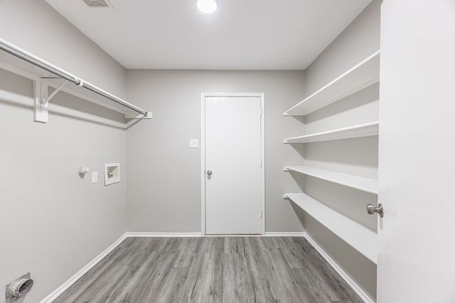 2831 Grandview Drive, Grand Prairie, TX 75052