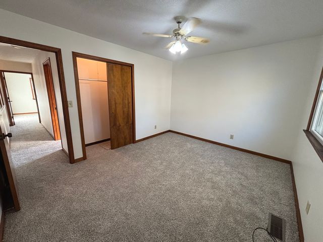 2109 Mallard Drive, Mahomet, IL 61853