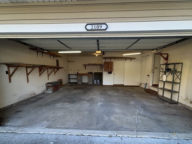 2109 Mallard Drive, Mahomet, IL 61853