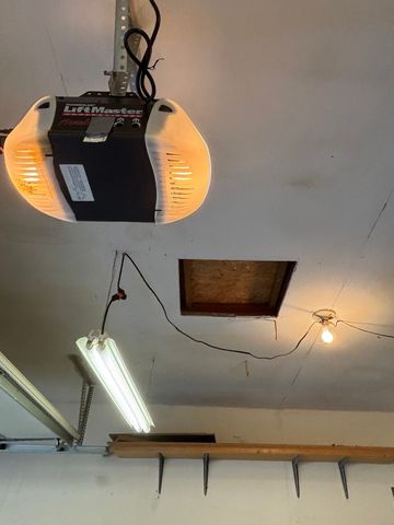 2109 Mallard Drive, Mahomet, IL 61853