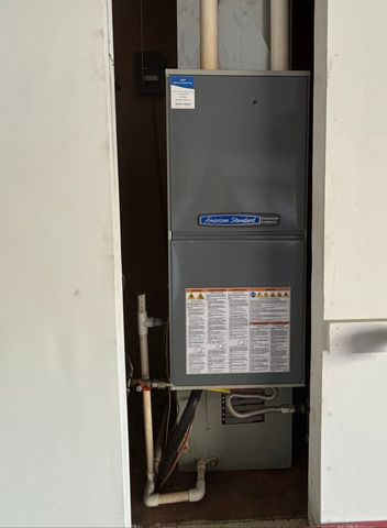 2109 Mallard Drive, Mahomet, IL 61853