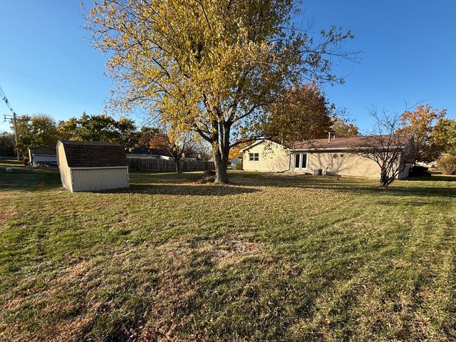 2109 Mallard Drive, Mahomet, IL 61853