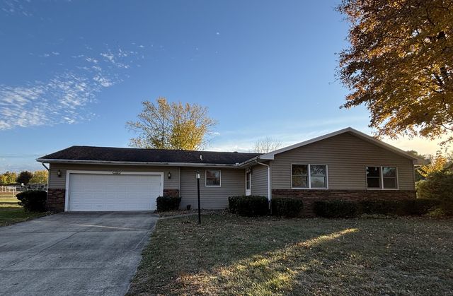 2109 Mallard Drive, Mahomet, IL 61853