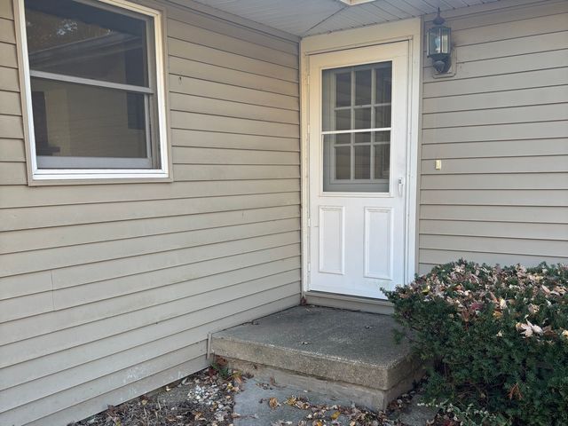 2109 Mallard Drive, Mahomet, IL 61853