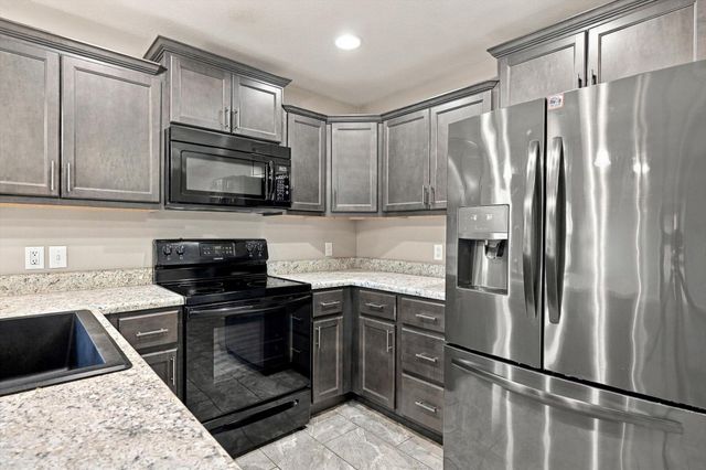 571 W Grace Street, Republic, MO 65738
