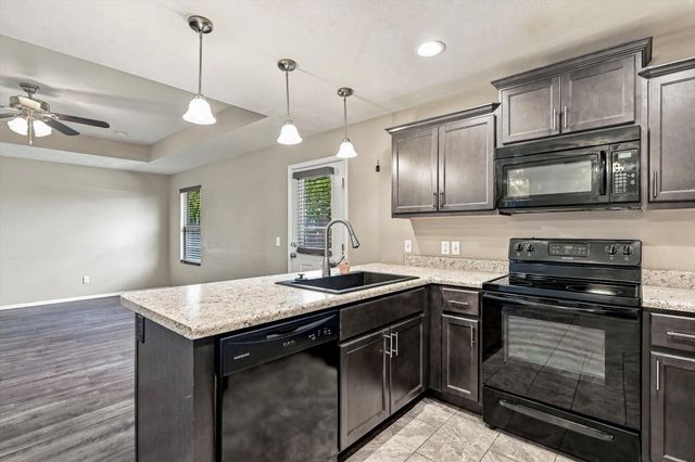 571 W Grace Street, Republic, MO 65738