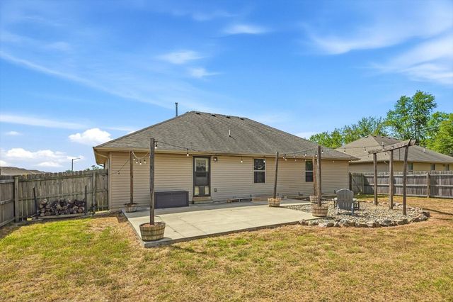 571 W Grace Street, Republic, MO 65738