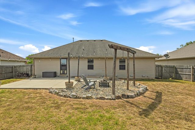 571 W Grace Street, Republic, MO 65738