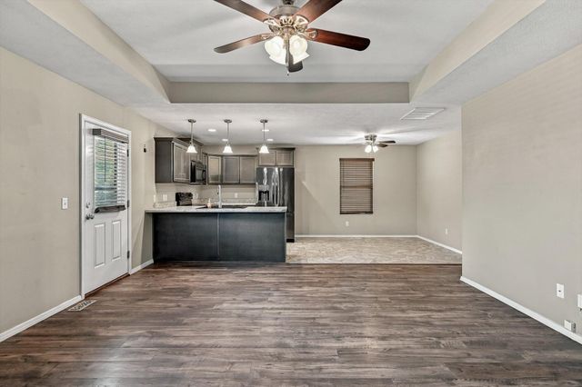 571 W Grace Street, Republic, MO 65738