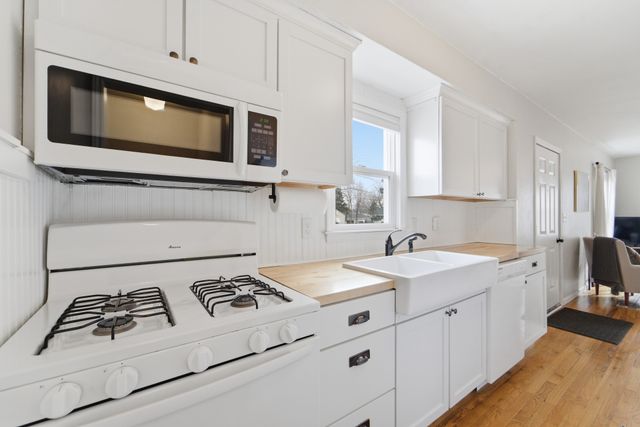 3608 59th Street, Des Moines, IA 50322