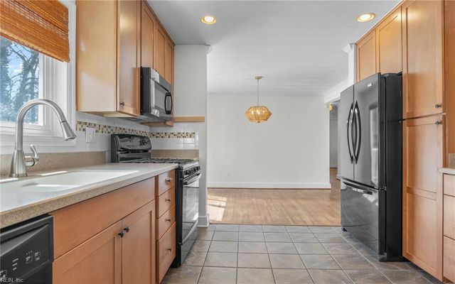8212 Mona AVE, Norfolk, VA 23518