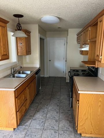 518 Clearwood Avenue, Springdale, AR 72764