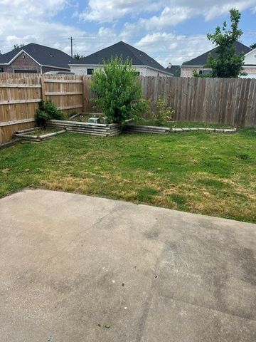 518 Clearwood Avenue, Springdale, AR 72764