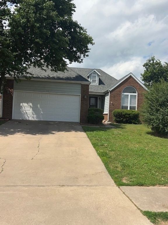 518 Clearwood Avenue, Springdale, AR 72764