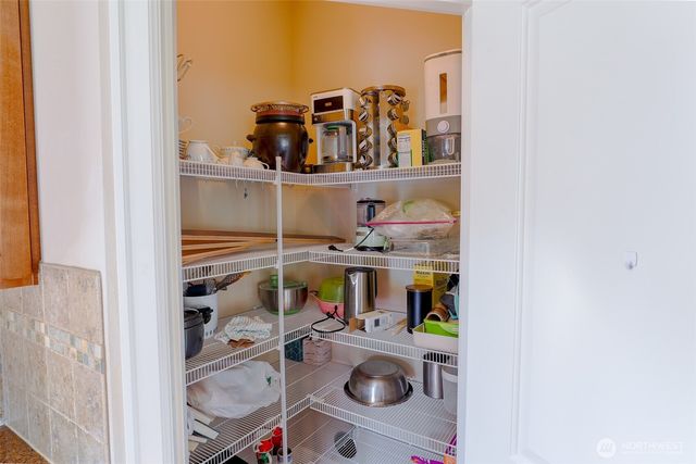 208 Ilwaco Place SE, Renton, WA 98059