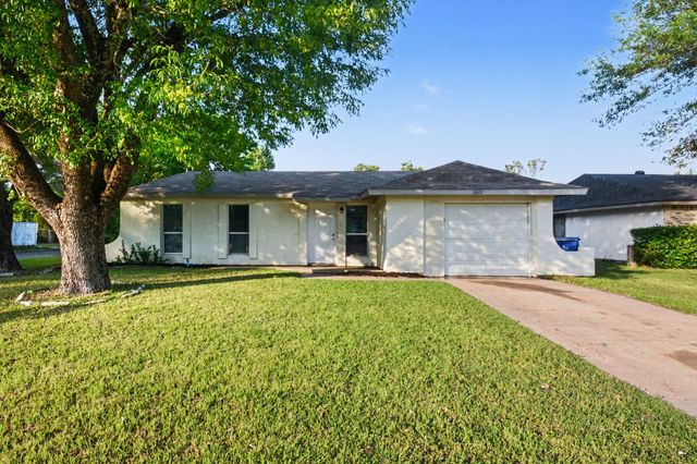 1601 Meridian Way, Garland, TX 75040