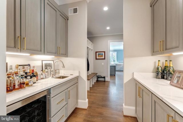 2025 SCROGGINS RD, Alexandria, VA 22302