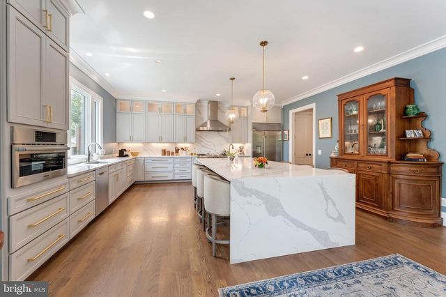 2025 SCROGGINS RD, Alexandria, VA 22302