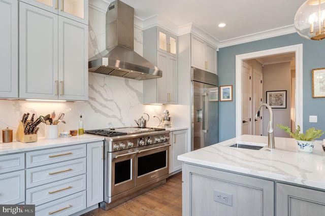 2025 SCROGGINS RD, Alexandria, VA 22302