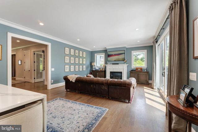 2025 SCROGGINS RD, Alexandria, VA 22302