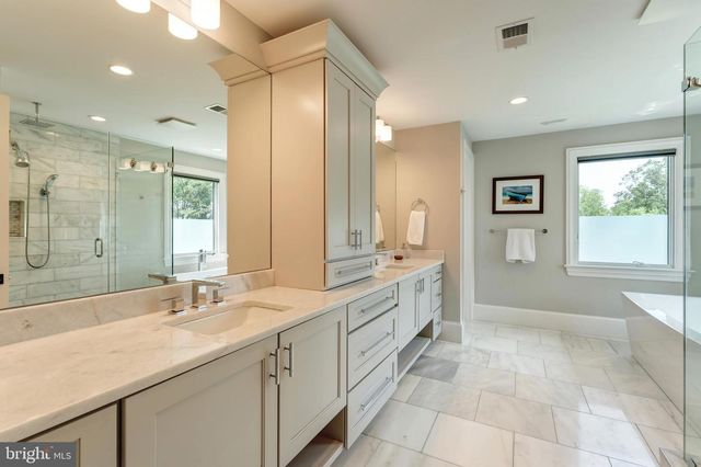 2025 SCROGGINS RD, Alexandria, VA 22302